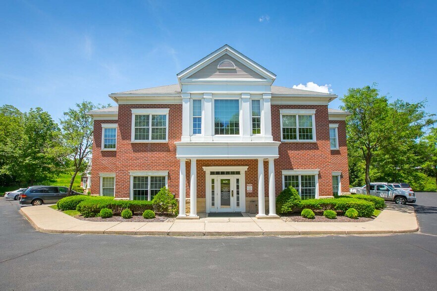 805 E Washington St, Medina, OH à louer - Photo du bâtiment - Image 2 de 3