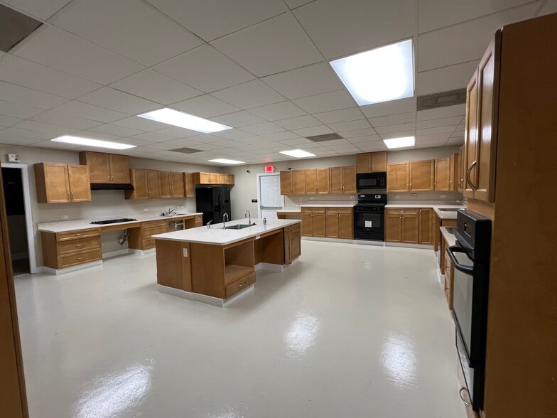 115-121 S Palmetto Ave, Daytona Beach, FL à louer - Photo du bâtiment - Image 2 de 8