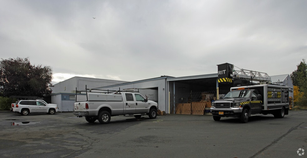 4288 SE International Way, Milwaukie, OR for lease - Building Photo - Image 2 of 10