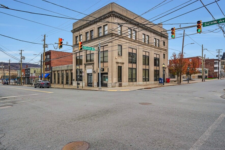 67 Salem Ave, Carbondale, PA à louer - Photo du bâtiment - Image 2 de 16