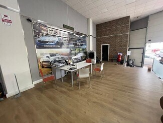 Plus de détails pour Calle Malpartida Aldea Moret, 1, Cáceres - Industriel à louer