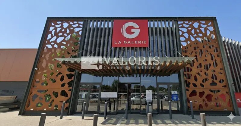 Retail in Villefranche-sur-Saône for lease - Building Photo - Image 1 of 6