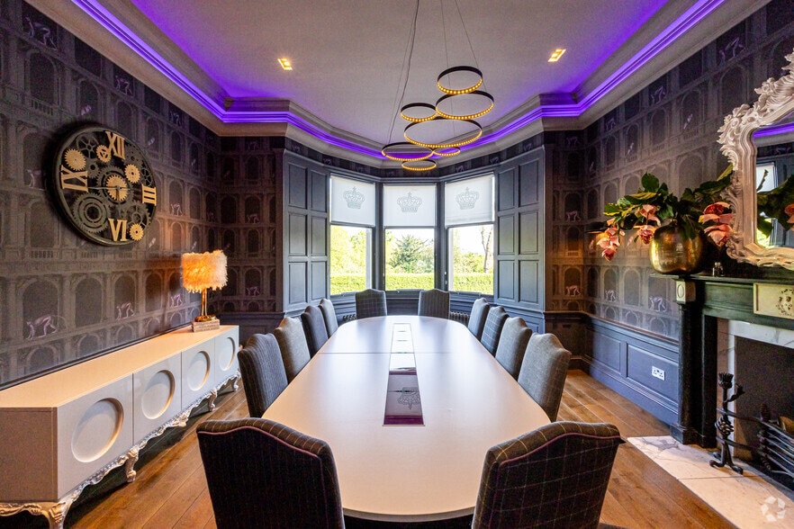 15 Queen St, Edinburgh for lease - Interior Photo - Image 3 of 33