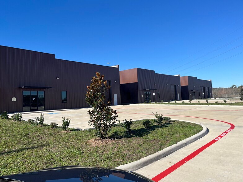 4711 E Richey Rd, Humble, TX à vendre - Photo du bâtiment - Image 2 de 3