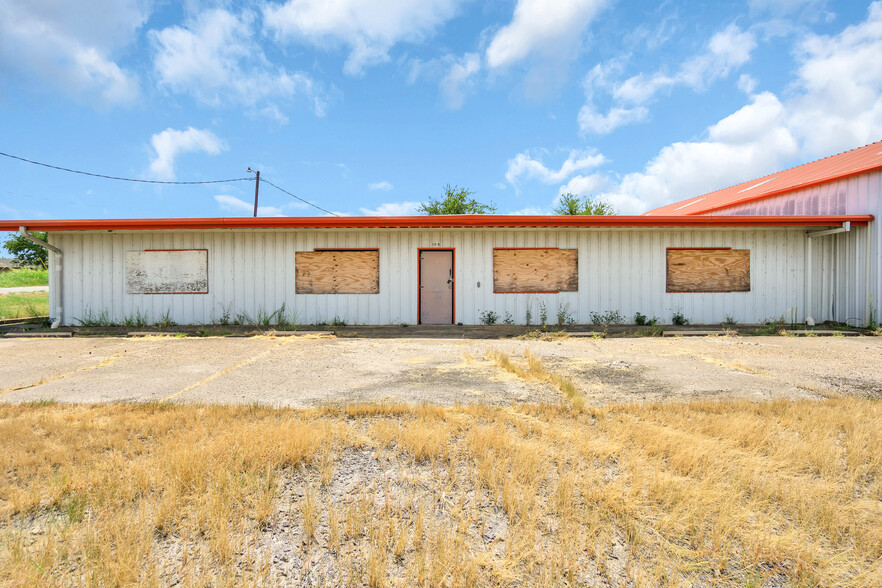 113 Frontier, Quinlan, TX for sale - Building Photo - Image 2 of 11