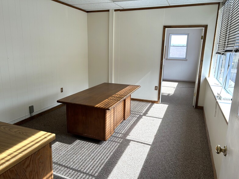 306 Lakeside Rd, Solvay, NY for lease - Interior Photo - Image 2 of 9