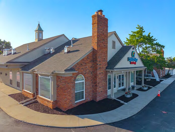 4810 Rochester Rd, Troy, MI à vendre - Photo du bâtiment - Image 3 de 9