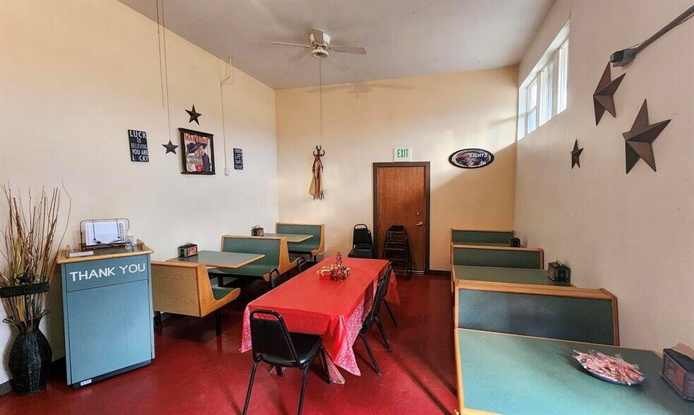 14724 Hornbrook rd, Hornbrook, CA à vendre - Photo du bâtiment - Image 3 de 32