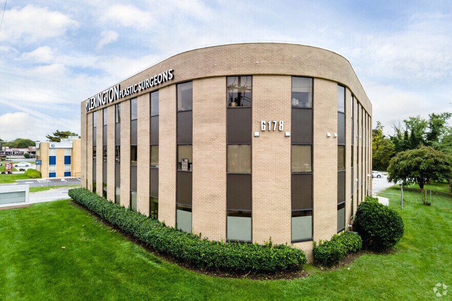 6178 Oxon Hill Rd, Oxon Hill, MD à louer - Photo du bâtiment - Image 3 de 8