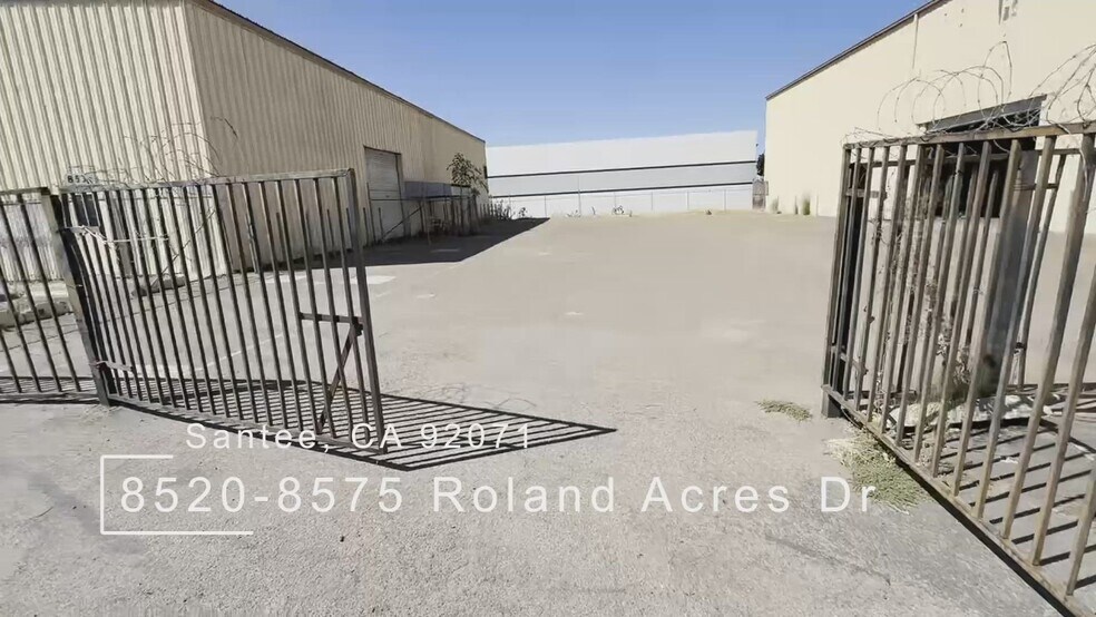 8575 Roland Acres Dr, Santee, CA à louer - Vidéo sur l’inscription commerciale - Image 2 de 3