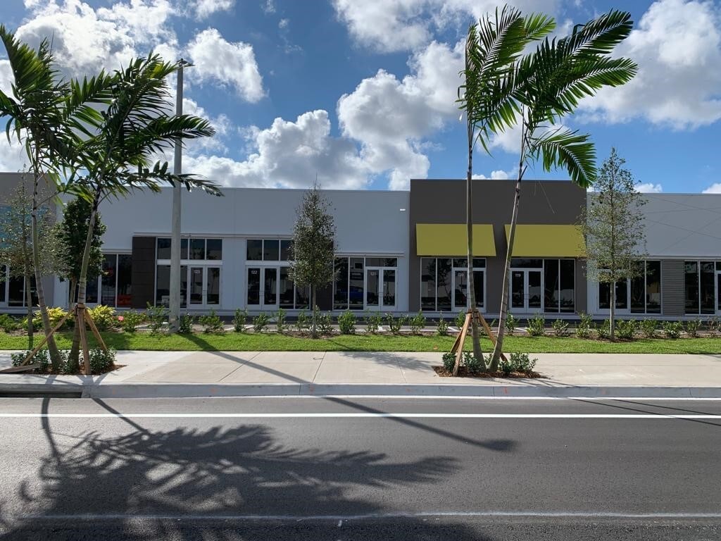 10887-10891 NW 17th St, Miami, FL for lease Primary Photo- Image 1 of 11
