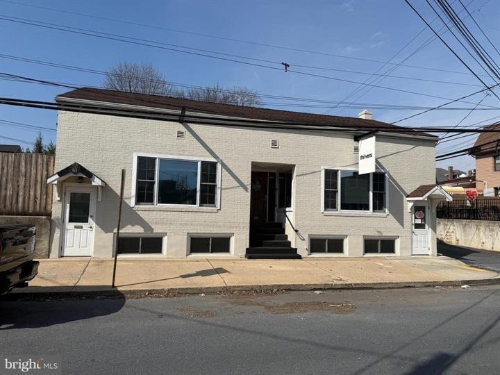 20 Linden Rd, Hershey, PA for lease Primary Photo- Image 1 of 9