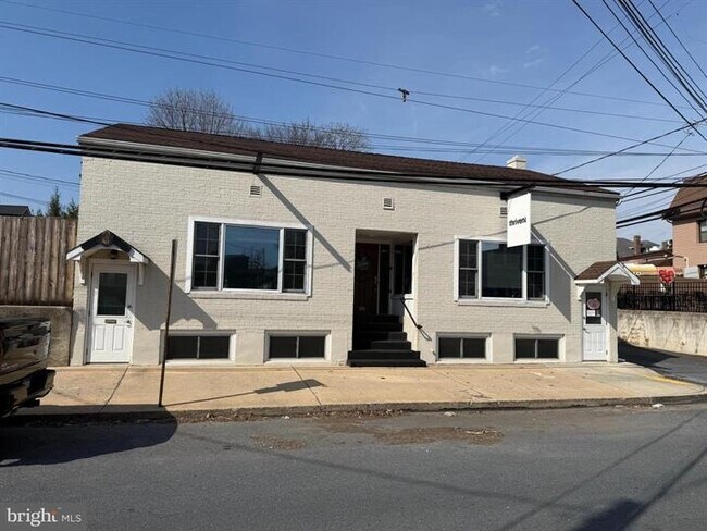 Plus de détails pour 20 Linden Rd, Hershey, PA - Bureau à louer