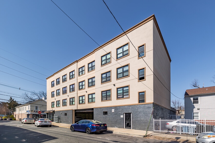 223-225 Rosa Parks Blvd, Paterson, NJ for sale - Building Photo - Image 3 of 5