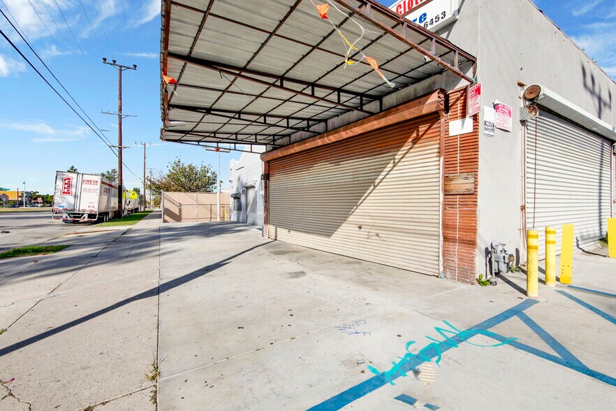 11316-11318 S Vermont Ave, Los Angeles, CA à vendre - Photo du bâtiment - Image 3 de 29