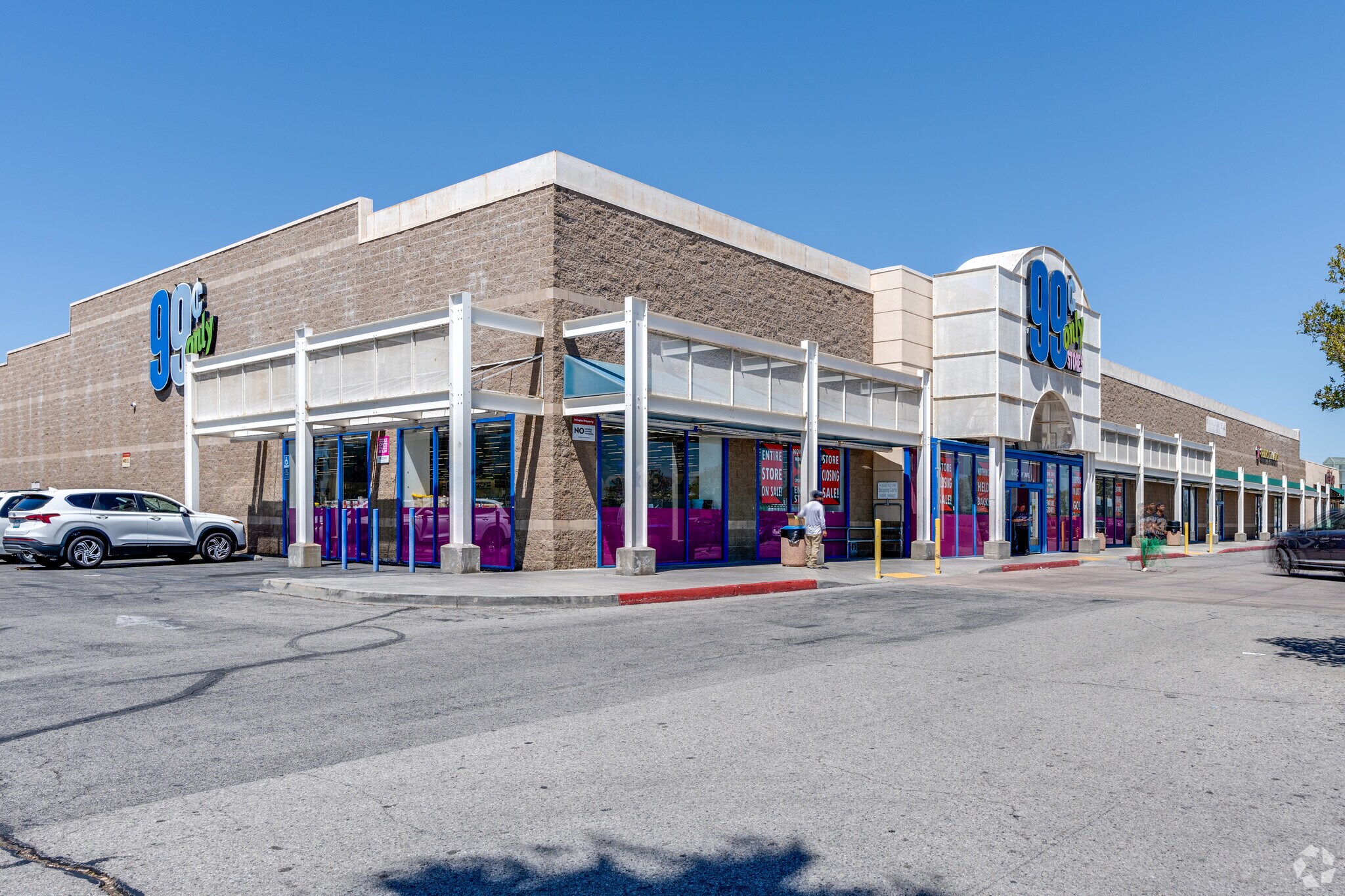330 W Rancho Vista Blvd, Palmdale, CA à louer Photo principale- Image 1 de 26