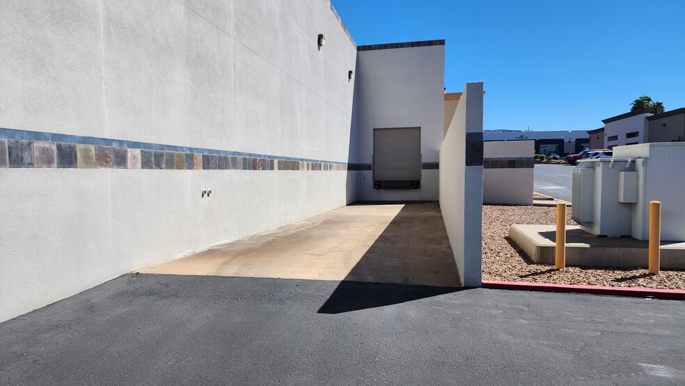 159 N Gibson Rd, Henderson, NV for sale - Building Photo - Image 1 of 1