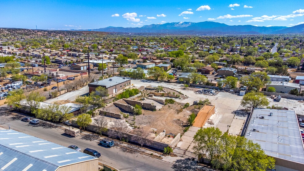 2820 Industrial Rd #2, Santa Fe, NM à vendre - Photo du bâtiment - Image 2 de 13