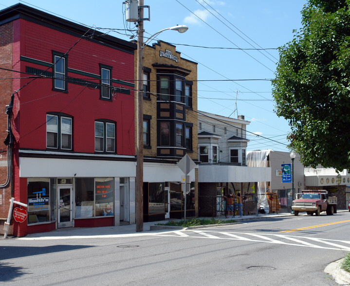 51-53 W Main St, Hancock, MD for lease - Building Photo - Image 2 of 2