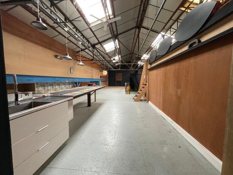 Flex in Aubervilliers for sale - Building Photo - Image 2 of 13