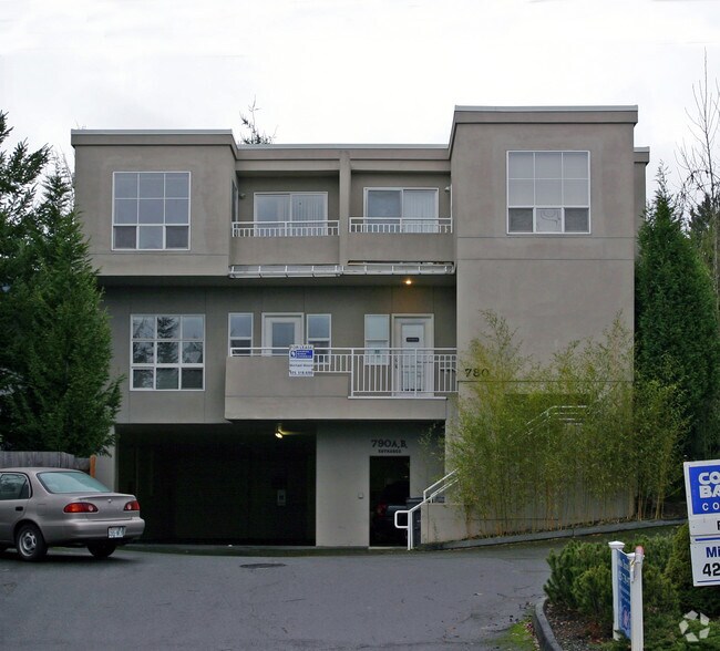780-790 6th St S, Kirkland, WA à vendre - Photo du bâtiment - Image 2 de 7