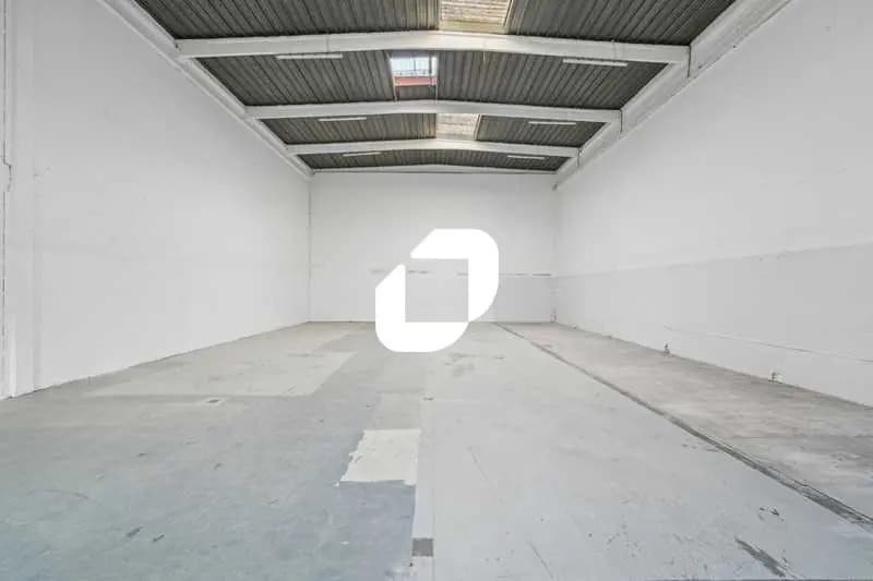 Flex in Bondoufle for lease - Interior Photo - Image 2 of 14