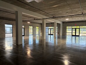 11850-11880 Cheeca Ct, Fort Myers, FL for lease Interior Photo- Image 2 of 3