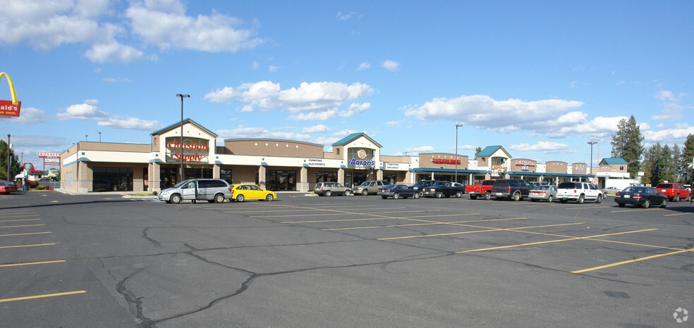 9327-9335 N Newport Hwy, Spokane, WA for lease - Building Photo - Image 3 of 4