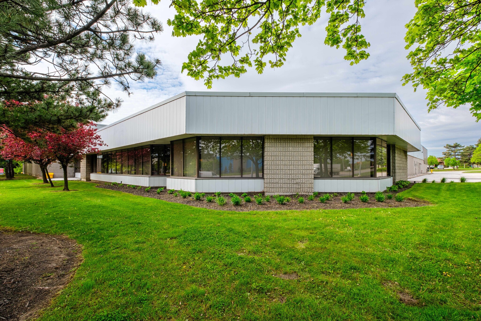 1195 Clark Blvd, Brampton, ON à vendre Photo du bâtiment- Image 1 de 1