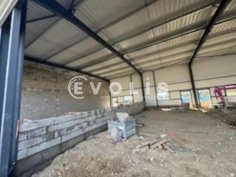 Local d'activités dans Charvieu-Chavagneux à vendre - Photo du bâtiment - Image 2 de 26