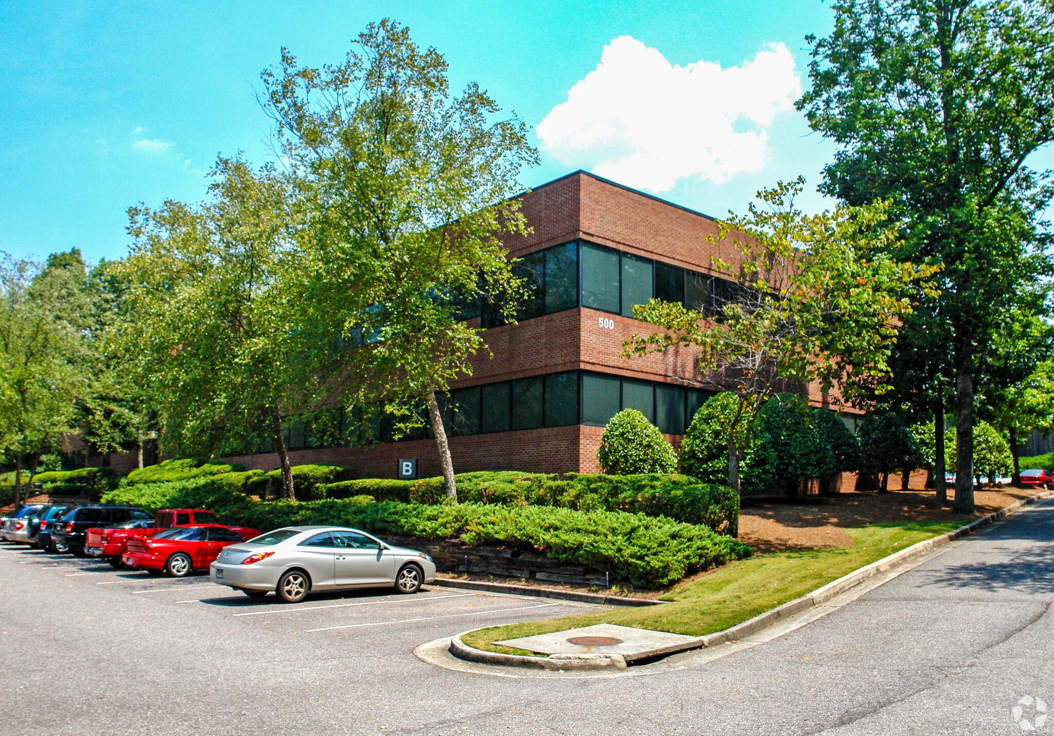 500 Sugar Mill Rd, Atlanta, GA à louer Photo du bâtiment- Image 1 de 2