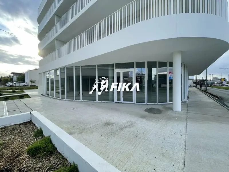 Retail in Le Bouscat for sale Building Photo- Image 1 of 9