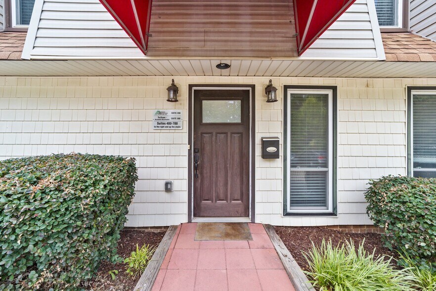 2701 Rowland Rd, Raleigh, NC à louer - Photo du bâtiment - Image 2 de 16