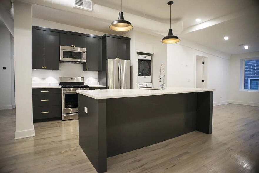 1104 W Madison St, Chicago, IL à vendre - Photo du bâtiment - Image 2 de 5