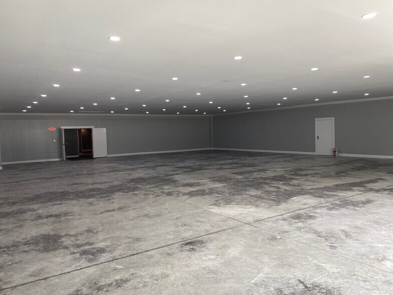 775 Clairton Blvd, Pittsburgh, PA à louer - Photo du bâtiment - Image 2 de 18