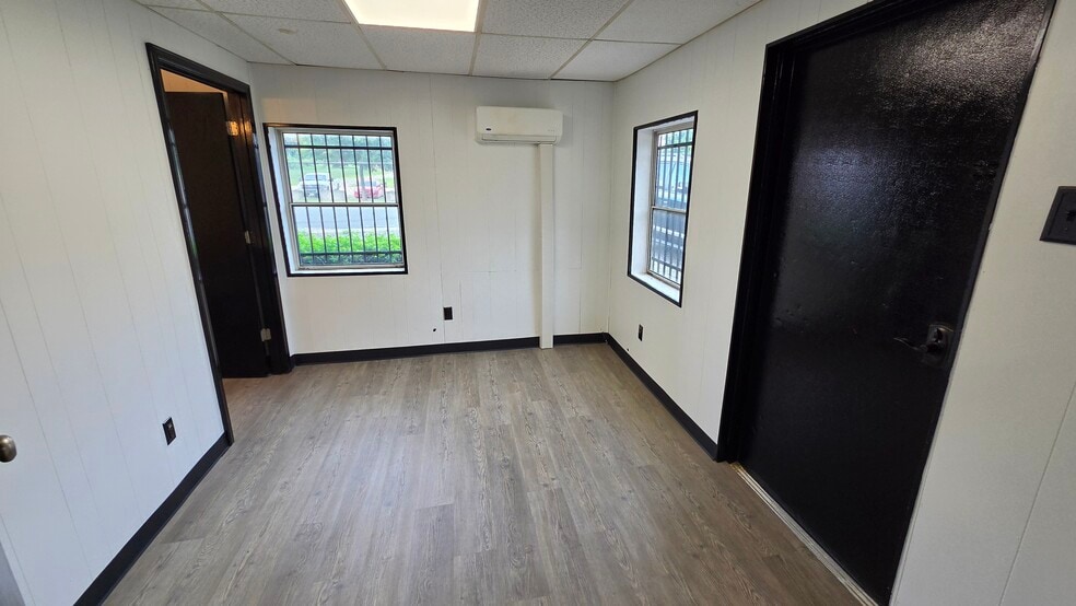 4038 Hartley St, Charlotte, NC for lease - Building Photo - Image 2 of 13