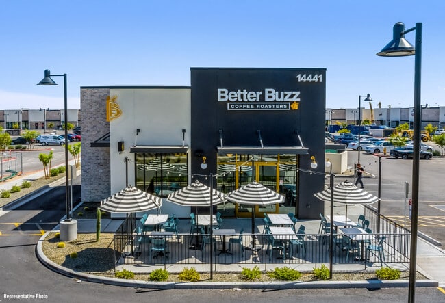 More details for 1402 W Brandon Blvd, Brandon, FL - Retail for Sale