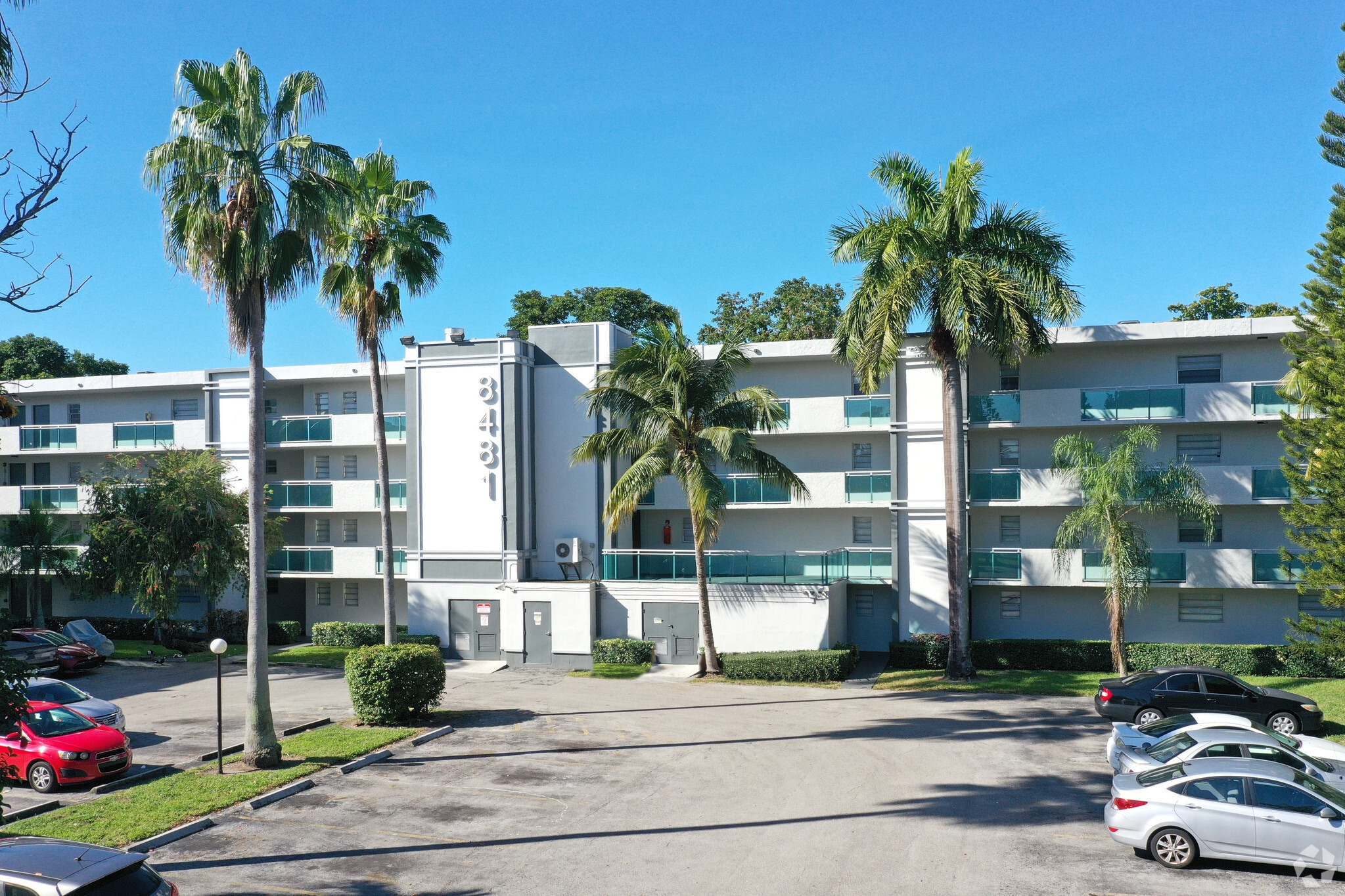 8445 Springtree Dr, Sunrise, FL for sale Building Photo- Image 1 of 83