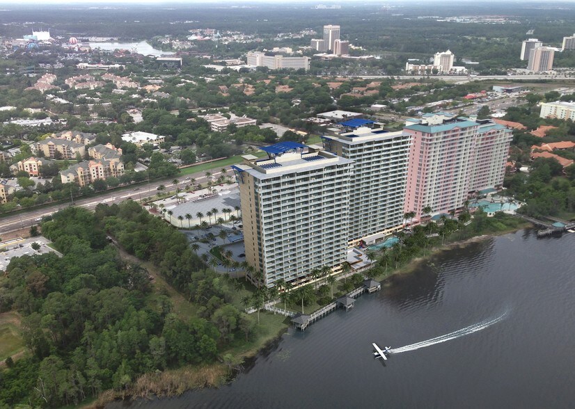 S Apopka Vineland Rd, Orlando, FL à vendre - Photo du bâtiment - Image 2 de 4
