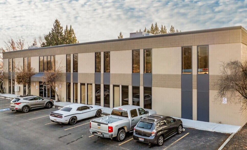 3131 W State St | State Street Center portefeuille de 2 propriétés à vendre sur LoopNet.ca - Photo du bâtiment - Image 2 de 22