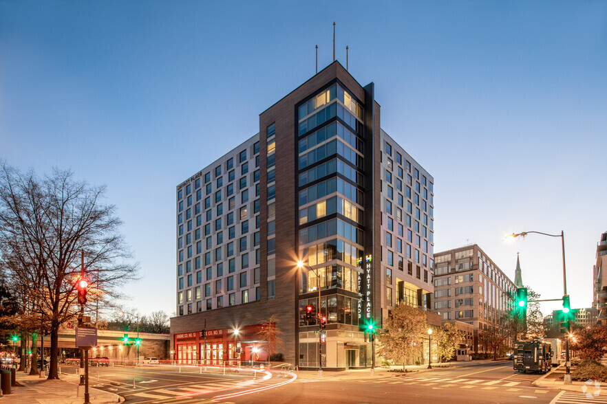 400 E St SW, Washington, DC for lease - Primary Photo - Image 1 of 4