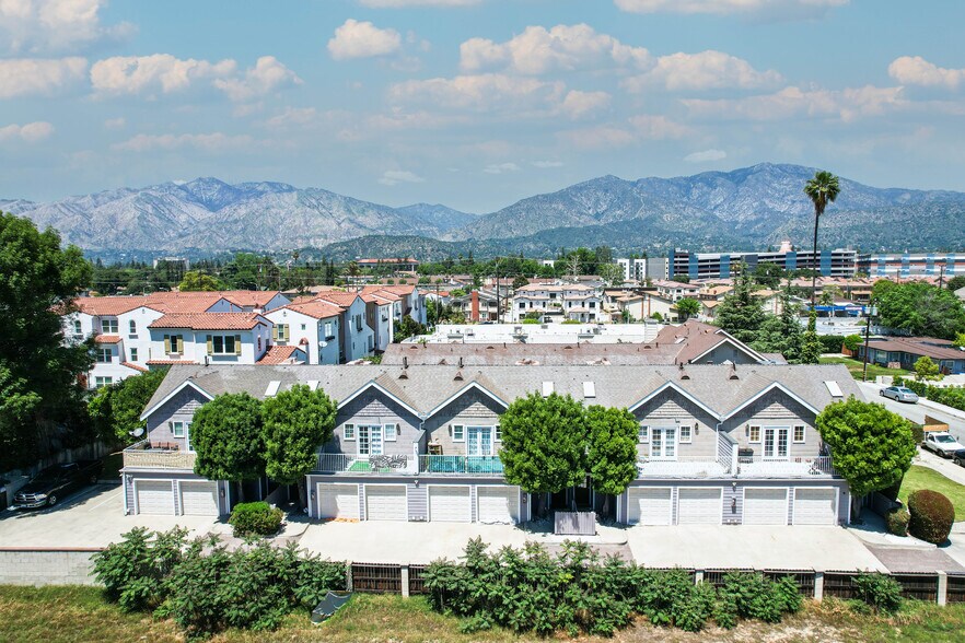 1835 S Alta Vista Ave, Monrovia, CA à vendre - Photo principale - Image 1 de 33