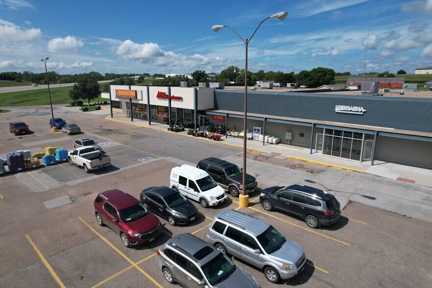 630 S Lincoln Ave, York, NE à louer - Photo du bâtiment - Image 3 de 11