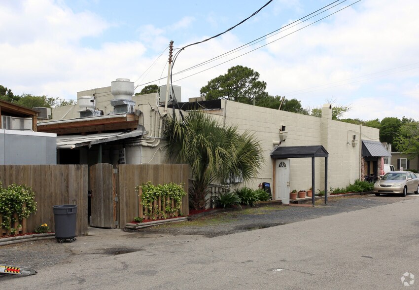 2019 Middle St, Sullivans Island, SC à louer - Photo du bâtiment - Image 2 de 15