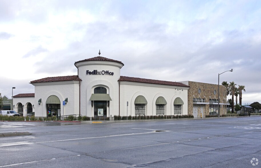 1553 Fremont Blvd, Seaside, CA for sale - Building Photo - Image 3 of 5