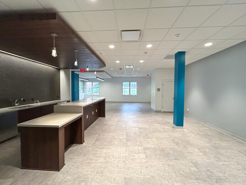 3 Dauphin St, Mobile, AL à louer - Photo du bâtiment - Image 3 de 11