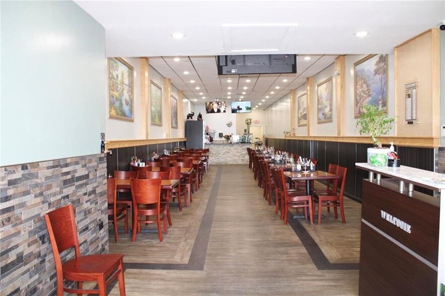 429 Northampton St, Easton, PA for sale - Interior Photo - Image 3 of 17