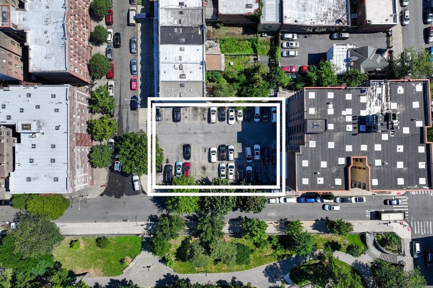 65 E 193rd St, Bronx, NY for sale - Building Photo - Image 2 of 7