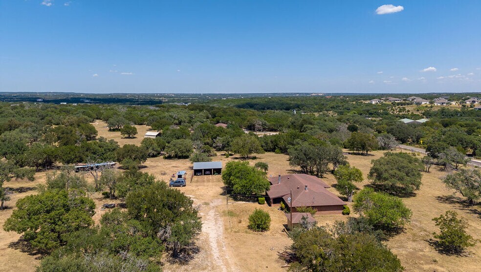 306 Ranch to Market Rd 1869, Liberty Hl, Liberty Hill, TX à vendre - Photo du bâtiment - Image 2 de 9