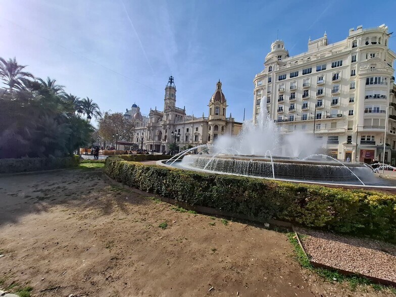 Office in València, Valencia for lease - Building Photo - Image 2 of 21